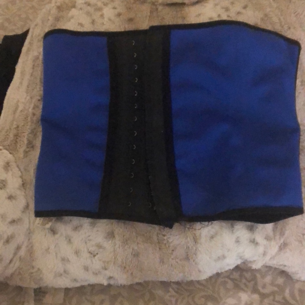 Waist trainer